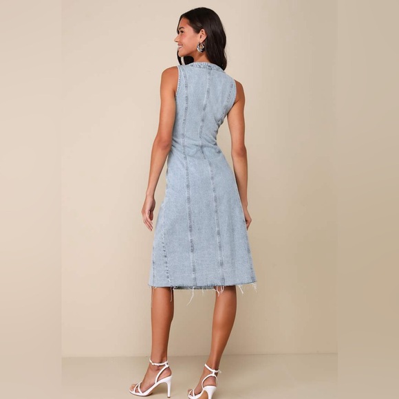 🆕 Lulus Sweetest Inspiration Light Wash Denim Button-Front Midi Dress Size S - Picture 4 of 13